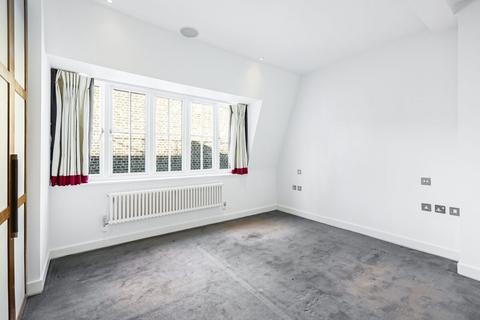 31 Palace Street, London, SW1E 5HW