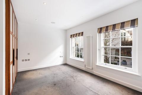 31 Palace Street, London, SW1E 5HW
