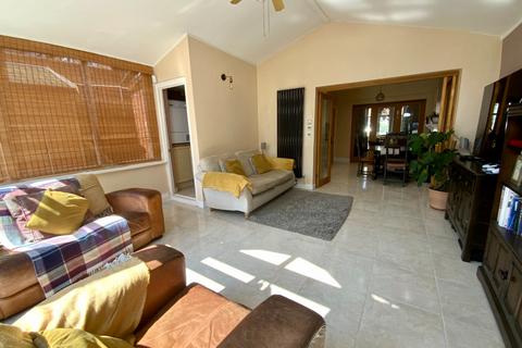 37 Alexandra Avenue, Luton, LU3 1HE