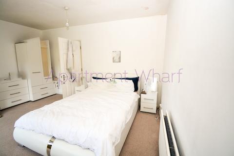 1 bedroom in a flat share to rent, Bridgehouse Court Blackfriars Road    (Southwark / Waterloo), London, SE1