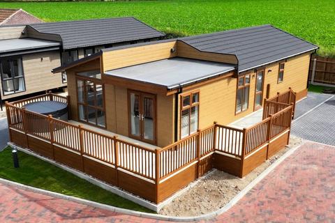2 bedroom lodge for sale, Bacton Norwich