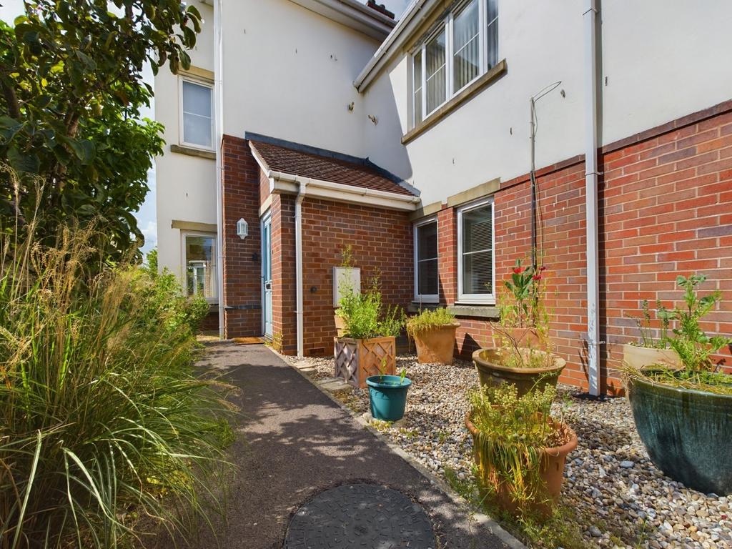 Leigh Sinton Road, Malvern... 2 bed apartment £850 pcm (£196 pw)