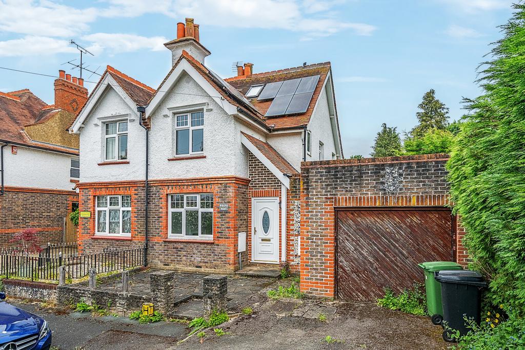 St. Nicholas Avenue, Great Bookham, KT23 4 bed semidetached house for