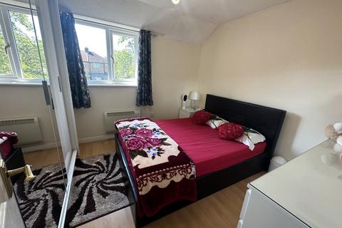 1 bedroom flat to rent, Constable Close,  Hayes, UB4