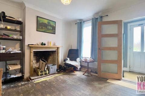 42 Broomfield Road, Folkestone, CT19 4DH