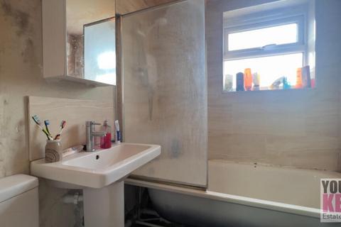 42 Broomfield Road, Folkestone, CT19 4DH