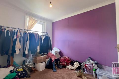 42 Broomfield Road, Folkestone, CT19 4DH