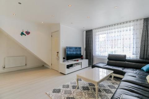 10 Frensham, Cheshunt, Waltham Cross, EN7 6HB