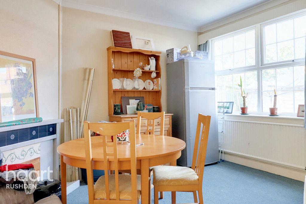 St Margarets Avenue, Rushden 4 bed detached house for sale £230,000