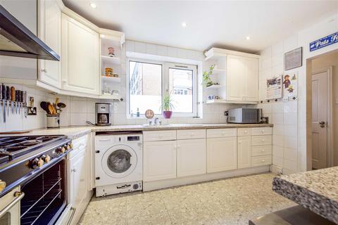 4 bedroom terraced house for sale, Norley Vale, London