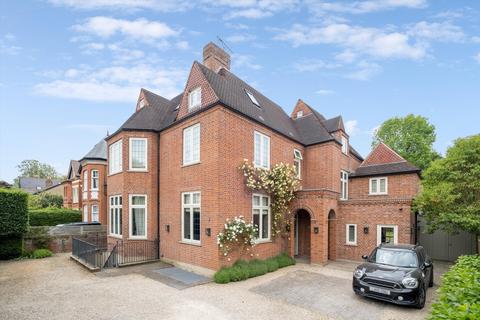 8 bedroom detached house to rent, North Side Wandsworth Common, London, SW18