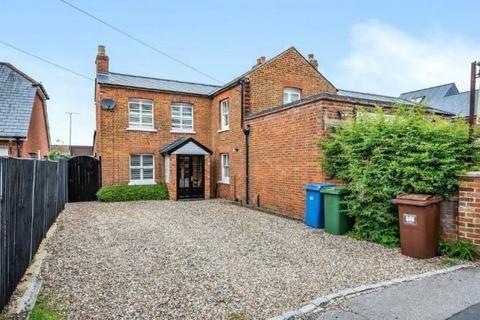 3 bedroom detached house to rent, North Street,  Winkfield,  SL4