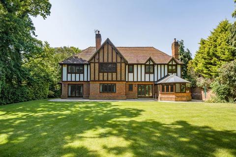 5 bedroom detached house to rent, Woodlands Road East, Virginia Water, GU25 4PH