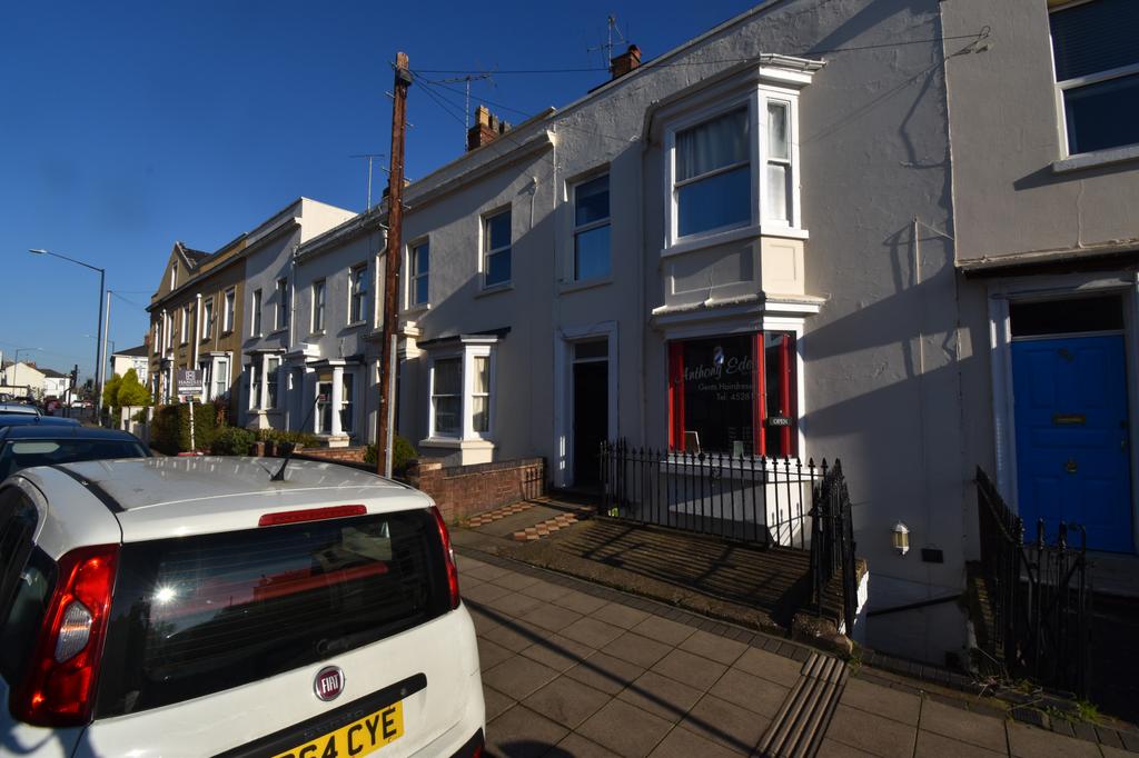 Clarendon Street, Leamington Spa... 3 bed terraced house £1,680 pcm