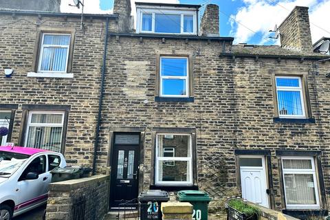 3 bedroom terraced house to rent, Cliffe Terrace, Keighley, Bradford, BD21