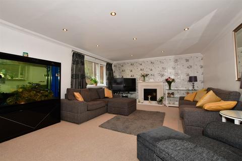 98 Beacon Drive, Bean, Dartford, DA2 8BG