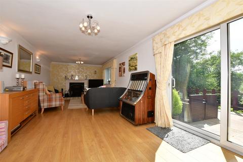 98 Beacon Drive, Bean, Dartford, DA2 8BG