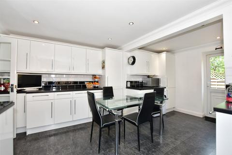 98 Beacon Drive, Bean, Dartford, DA2 8BG
