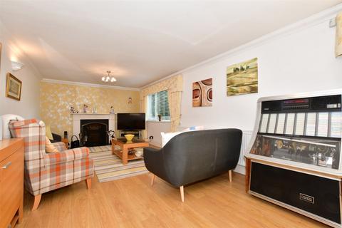 98 Beacon Drive, Bean, Dartford, DA2 8BG