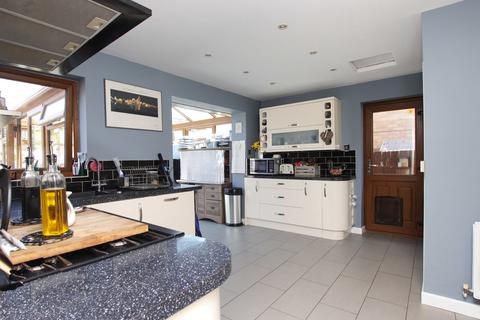 3 bedroom detached house for sale, Heol Yr Onnen, Llanharry, CF72 9NJ