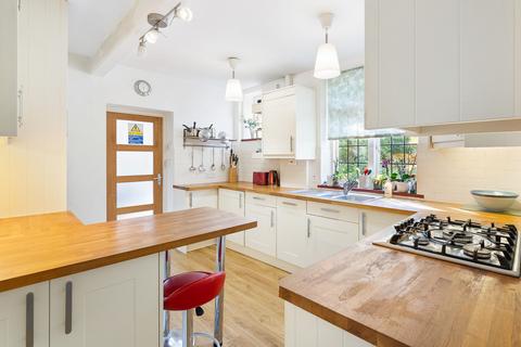 52 Leatherhead Road, Ashtead, KT21 2SY