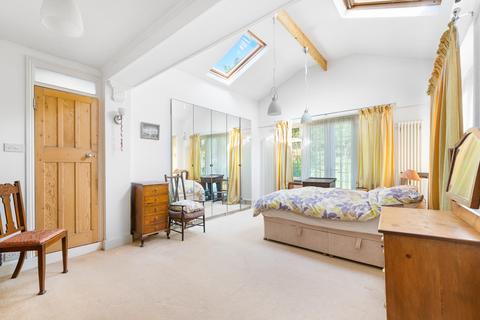 52 Leatherhead Road, Ashtead, KT21 2SY
