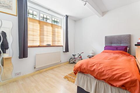 52 Leatherhead Road, Ashtead, KT21 2SY
