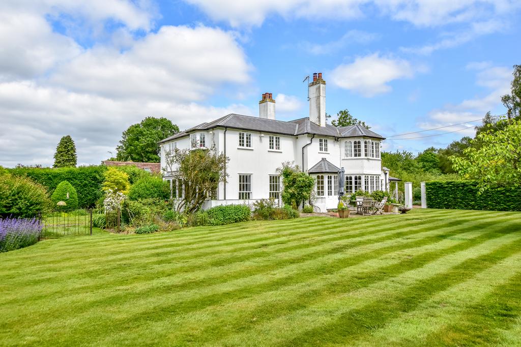 The Common, Chipperfield, Kings Langley, Hertfordshire, WD4 5 bed