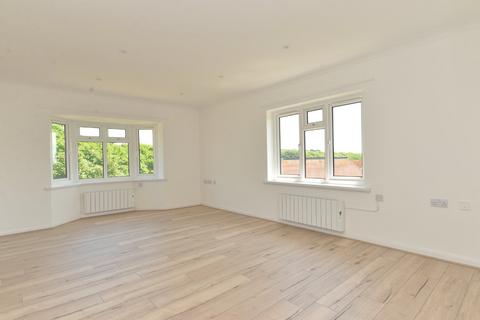 2 bedroom apartment for sale, Grove Road, Barton on Sea, New Milton, Hampshire, BH25