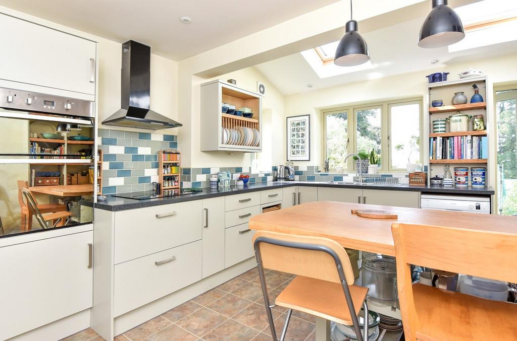Greenhill Way, Farnham, Surrey, GU9 3 bed house for sale £875,000