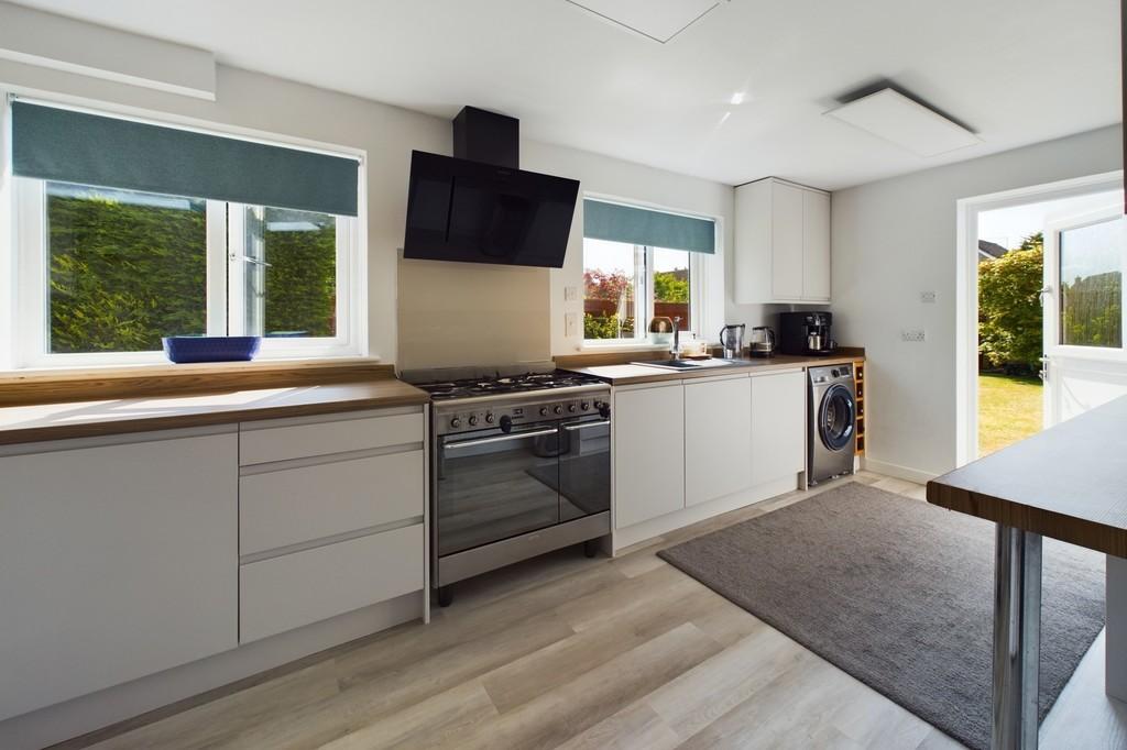 Nunnery Drive, Thetford 4 bed detached house £350,000