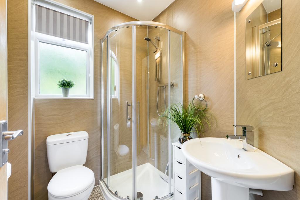 Ensuite - Bedroom 2