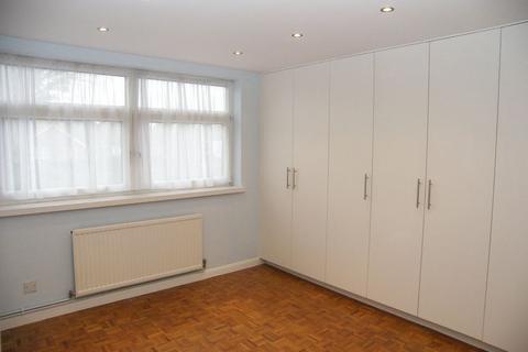 2 bedroom maisonette to rent - West End Court, Pinner HA5