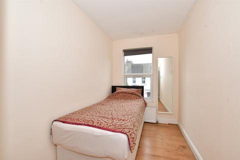 3 bedroom flat for sale, Southbridge Road, Croydon, Surrey