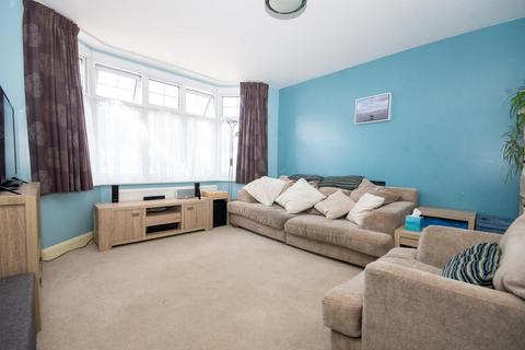 42 Middleton Drive, Pinner, HA5 2PG