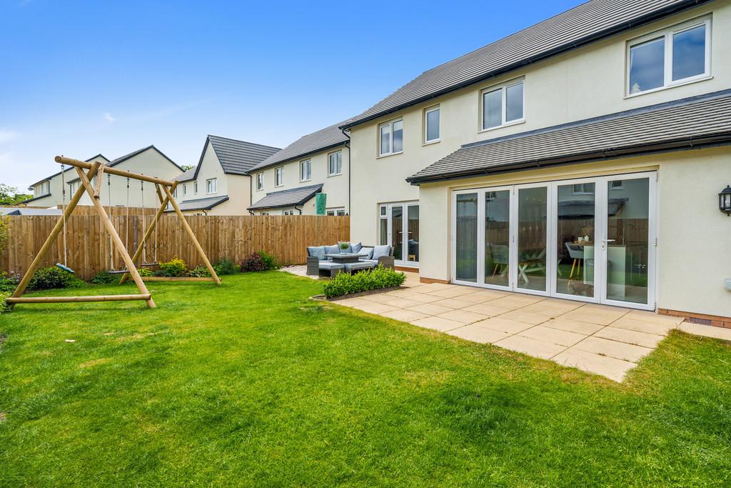 2 Wakefield Drive, Endmoor, Kendal, Cumbria LA8 0BF 5 bed detached