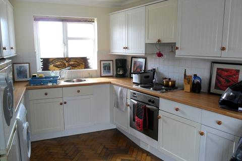 1 bedroom ground floor flat to rent, Barton Court Avenue, Barton-On-Sea