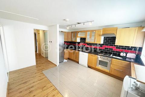 3 bedroom flat to rent, Garfield Court, Willesden Lane, London NW6