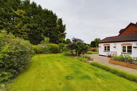 4 bedroom detached house for sale - Main Road, Milford