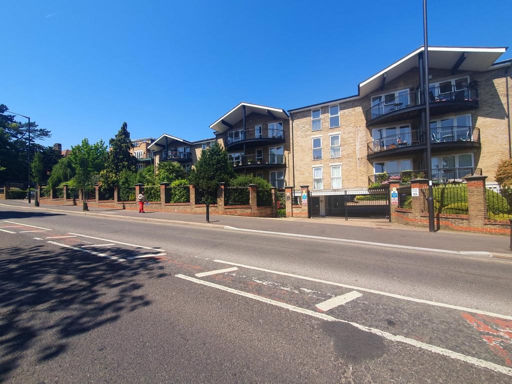 Stanley House, Palmers Green 2 bed flat £2,050 pcm (£473 pw)