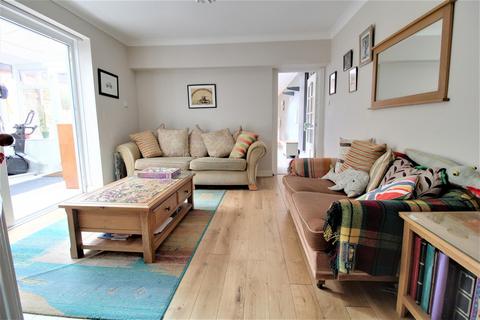 40 Devizes Road, Swindon, SN1 4BG