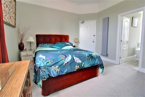 40 Devizes Road, Swindon, SN1 4BG