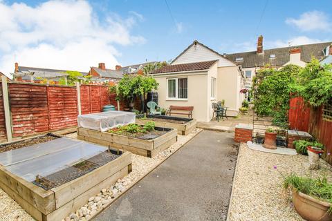 40 Devizes Road, Swindon, SN1 4BG