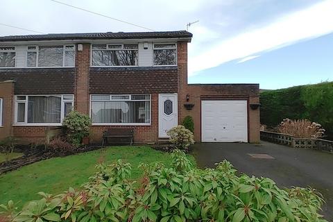 3 bedroom terraced house to rent, Sandringham Road, Clayton