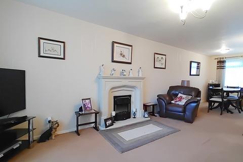 3 bedroom terraced house to rent, Sandringham Road, Clayton