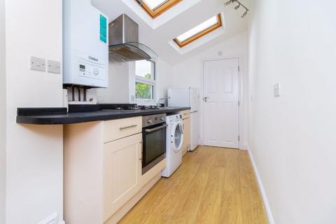139 Buxton Lane, Caterham, CR3 5HN