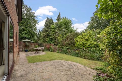 3 Betula Close, Kenley, CR8 5ET