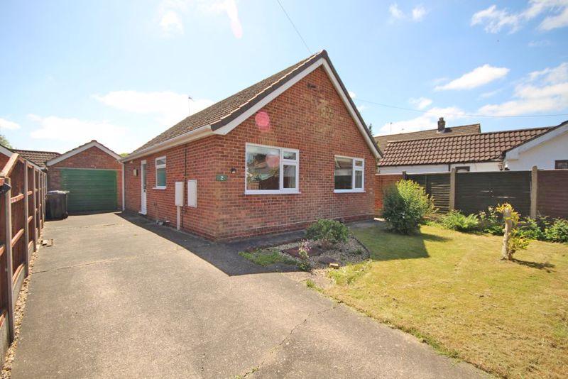 SKINNERS LANE, WALTHAM 2 bed detached bungalow for sale £170,000
