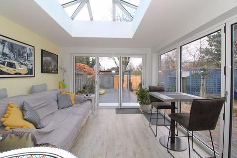 23 Harpur Close, Walsall, WS4 2DR
