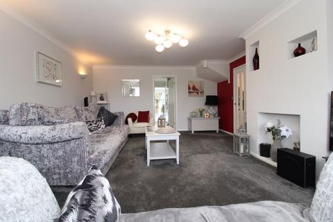 23 Harpur Close, Walsall, WS4 2DR